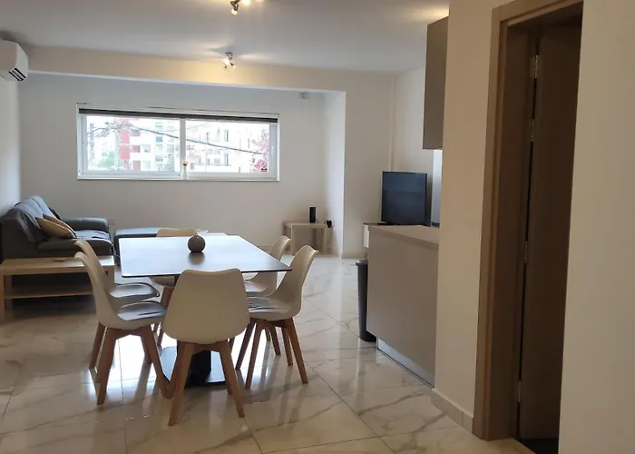 Flat 1 Central Apartment In Swieqi